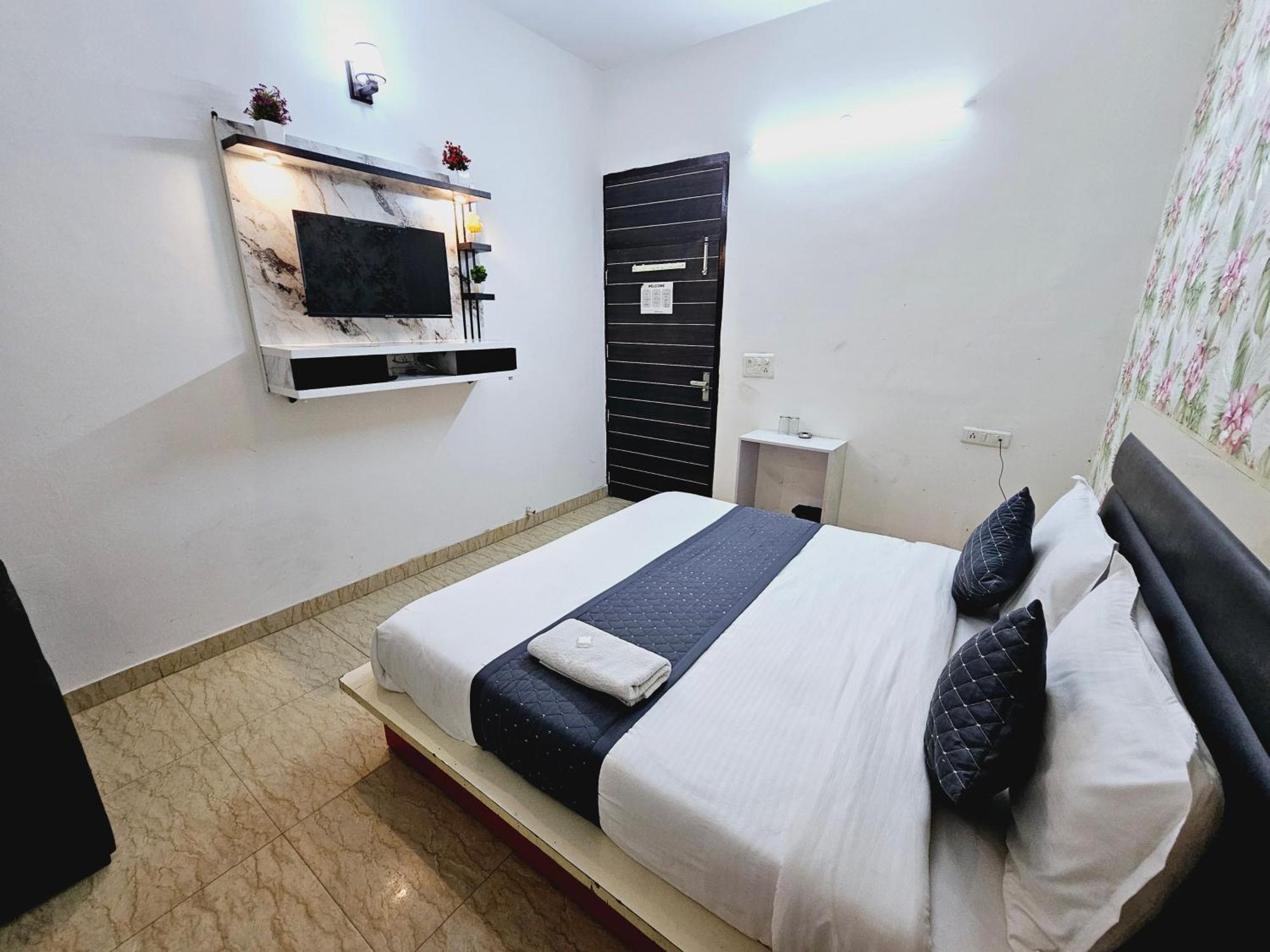 Hotel Tulip Near Delhi Airport Νέο Δελχί Εξωτερικό φωτογραφία