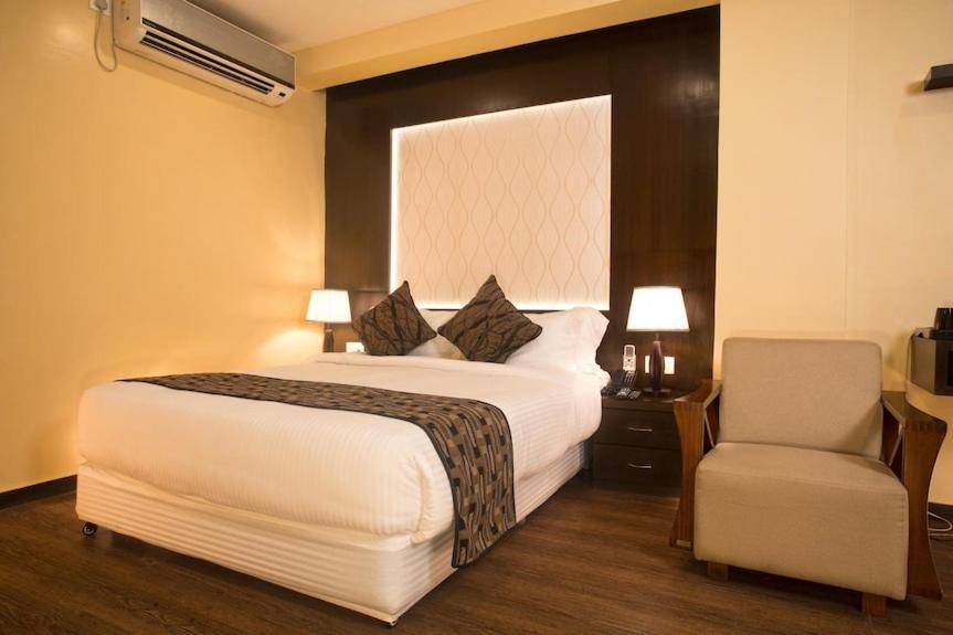 Hotel Tulip Near Delhi Airport Νέο Δελχί Εξωτερικό φωτογραφία